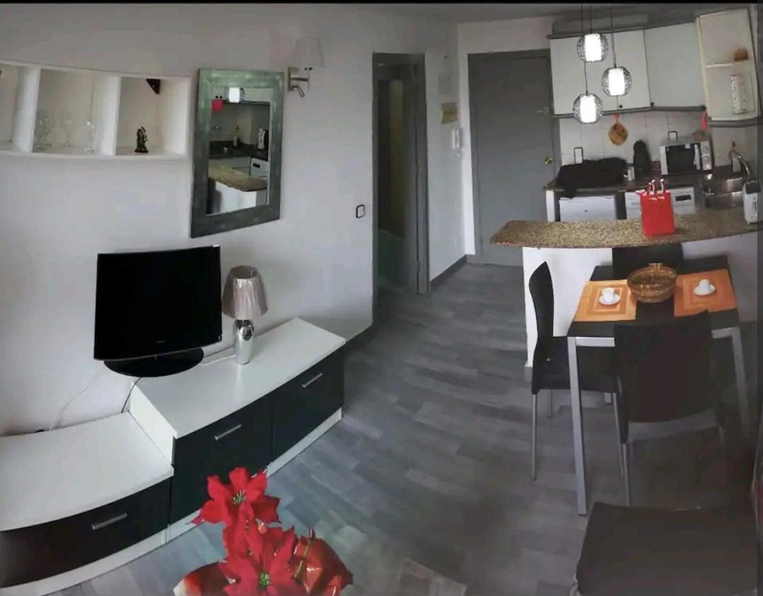 Bonito Apartamento Cerca De La Playa Salou Bagian luar foto